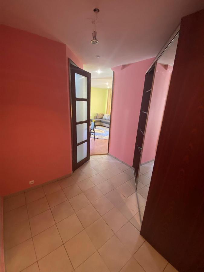 White New Apartments Ultracentral 2-Rooms In The Heart Chişinau Exteriör bild