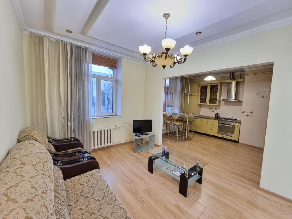 White New Apartments Ultracentral 2-Rooms In The Heart Chişinau Exteriör bild